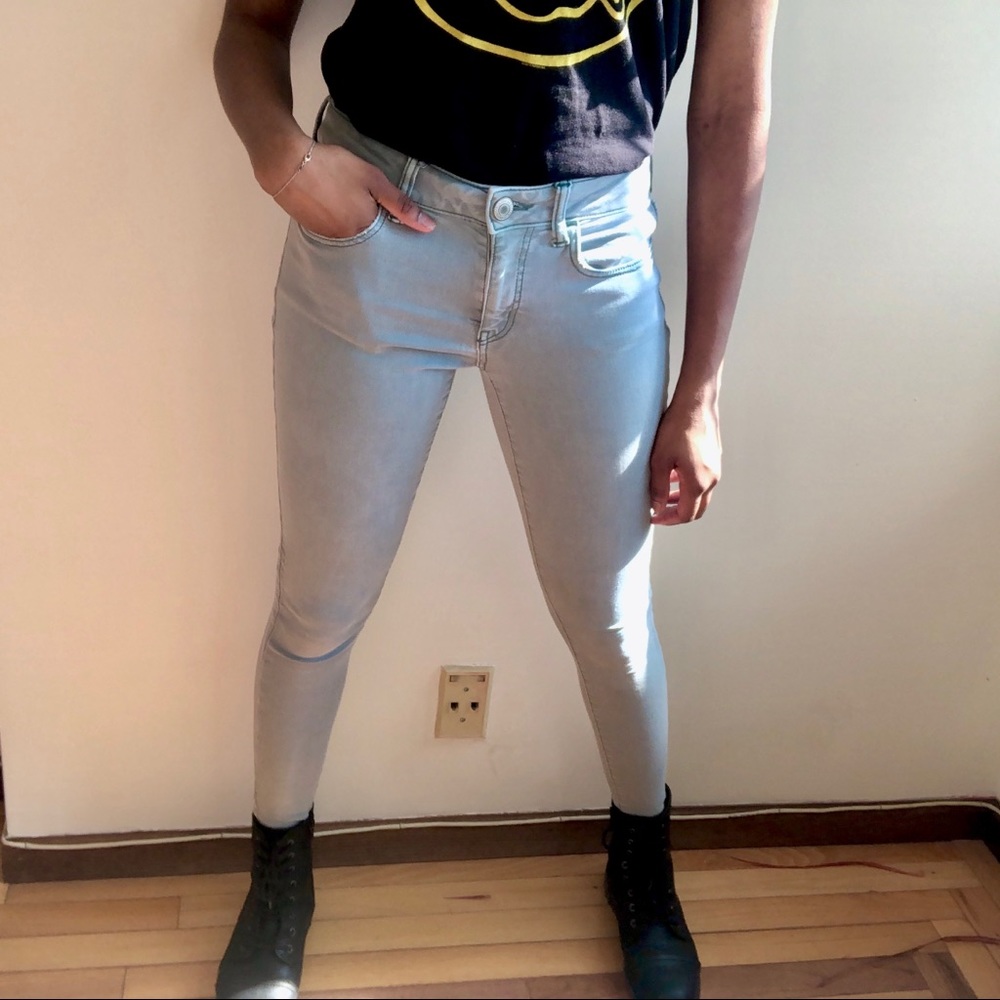 AMAZING LIGHT BLUE AE JEGGINGS 💛